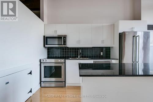 223 - 993 Queen Street W, Toronto, ON - Indoor Photo Showing Kitchen