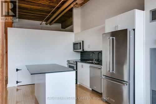 223 - 993 Queen Street W, Toronto, ON - Indoor Photo Showing Kitchen