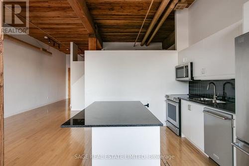 223 - 993 Queen Street W, Toronto, ON - Indoor Photo Showing Kitchen