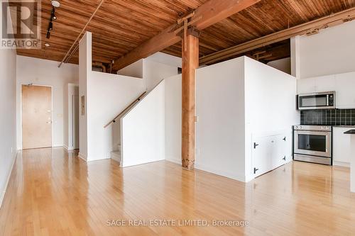 223 - 993 Queen Street W, Toronto, ON - Indoor Photo Showing Kitchen