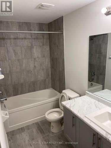 8 Summerbeam Way, Brampton, ON - Indoor Photo Showing Bathroom