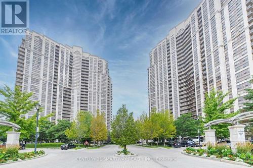 425 - 700 Humberwood Boulevard, Toronto, ON - Outdoor With Facade