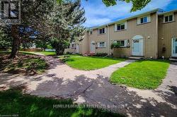 62 RIVERDALE DRIVE  Hamilton, ON L8E 1K3