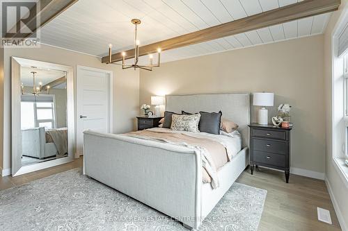 6865 Royal Magnolia Avenue, London, ON - Indoor Photo Showing Bedroom