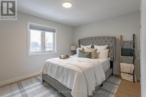 6865 Royal Magnolia Avenue, London, ON - Indoor Photo Showing Bedroom