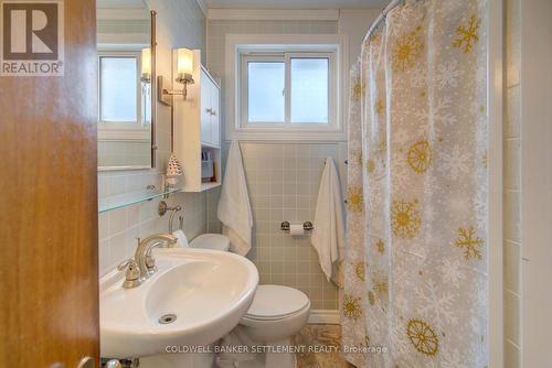 28 Sunset Boulevard, Perth, ON - Indoor Photo Showing Bathroom