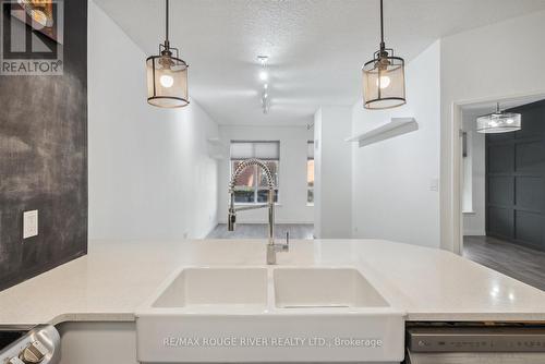 103 - 801 King Street W, Toronto, ON - Indoor Photo Showing Kitchen