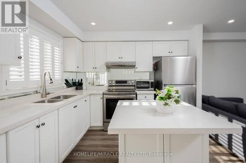 220 Kelso Crescent, Vaughan, ON - Indoor Photo Showing Kitchen With Double Sink