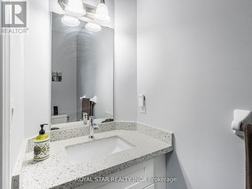 24 Bonnieglen Farm Boulevard, Caledon, ON - Indoor Photo Showing Bathroom