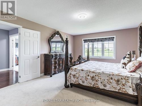 24 Bonnieglen Farm Boulevard, Caledon, ON - Indoor Photo Showing Bedroom