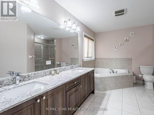 24 Bonnieglen Farm Boulevard, Caledon, ON - Indoor Photo Showing Bathroom