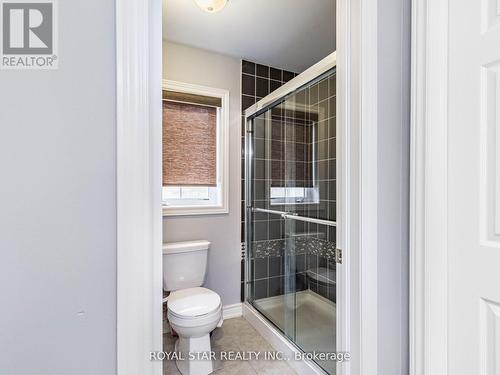 24 Bonnieglen Farm Boulevard, Caledon, ON - Indoor Photo Showing Bathroom