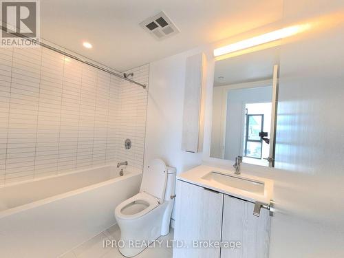 426 - 86 Dundas Street E, Mississauga, ON - Indoor Photo Showing Bathroom