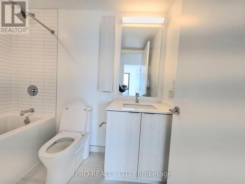 426 - 86 Dundas Street E, Mississauga, ON - Indoor Photo Showing Bathroom