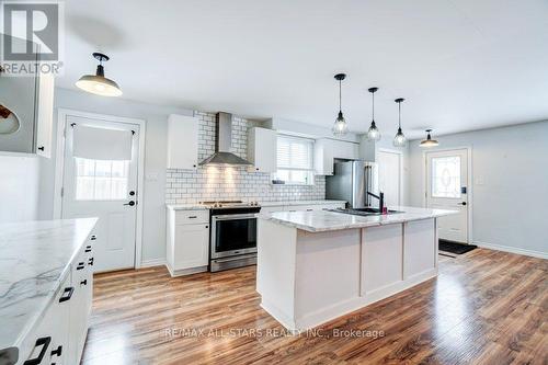 77 Orchard Park Road, Kawartha Lakes (Lindsay), ON - Indoor Photo Showing Kitchen With Upgraded Kitchen