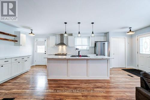 77 Orchard Park Road, Kawartha Lakes (Lindsay), ON - Indoor Photo Showing Kitchen With Upgraded Kitchen