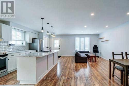 77 Orchard Park Road, Kawartha Lakes (Lindsay), ON - Indoor Photo Showing Kitchen With Upgraded Kitchen