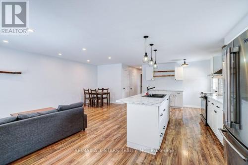 77 Orchard Park Road, Kawartha Lakes (Lindsay), ON - Indoor Photo Showing Kitchen