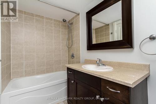 B307 - 124 Guigues Avenue, Ottawa, ON - Indoor Photo Showing Bathroom