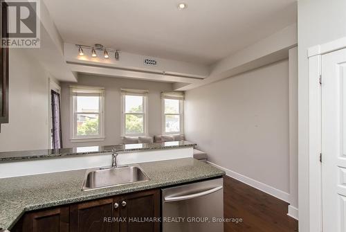 B307 - 124 Guigues Avenue, Ottawa, ON - Indoor Photo Showing Kitchen