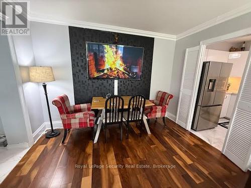 901 - 360 Ridelle Avenue, Toronto, ON - Indoor Photo Showing Dining Room