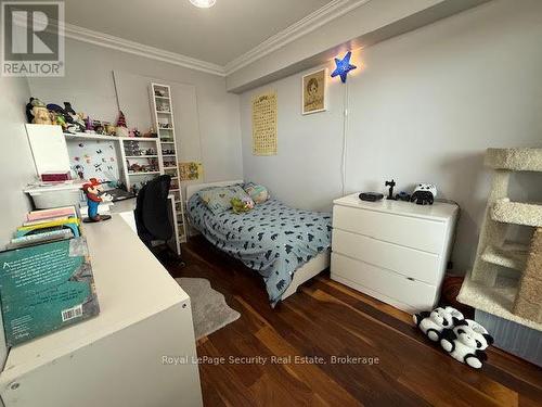 901 - 360 Ridelle Avenue, Toronto, ON - Indoor Photo Showing Bedroom