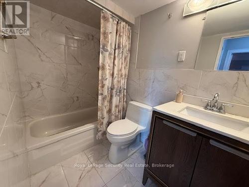 901 - 360 Ridelle Avenue, Toronto, ON - Indoor Photo Showing Bathroom