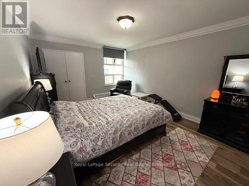 901 - 360 Ridelle Avenue, Toronto, ON - Indoor Photo Showing Bedroom