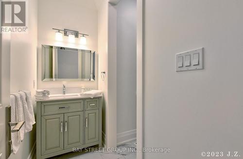 60 Emmett Avenue, Toronto, ON - Indoor Photo Showing Bathroom