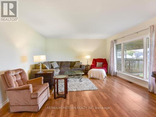 118 North Channel Road, Edwardsburgh/Cardinal, ON - Indoor Photo Showing Living Room