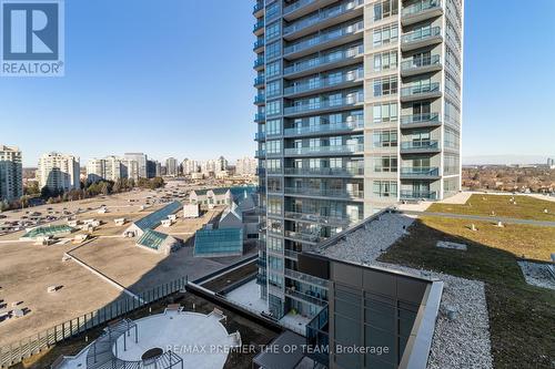 909 - 30 Upper Mall Way, Vaughan, ON - Outdoor