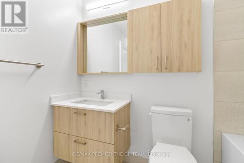 909 - 30 Upper Mall Way, Vaughan, ON - Indoor Photo Showing Bathroom