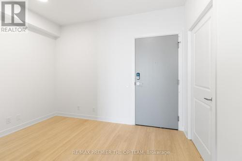 909 - 30 Upper Mall Way, Vaughan, ON - Indoor Photo Showing Other Room