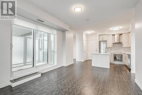 602 - 2081 Fairview Street, Burlington, ON - Indoor Photo Showing Kitchen