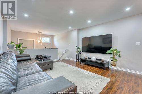 2475 Maitland, Windsor, ON - Indoor Photo Showing Living Room