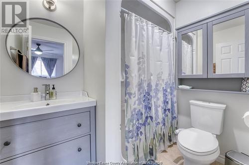 2475 Maitland, Windsor, ON - Indoor Photo Showing Bathroom