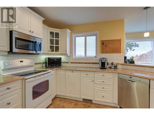 Dishwasher (2020) - 620 Arrowleaf Lane, Kelowna, BC - Indoor Photo Showing Kitchen