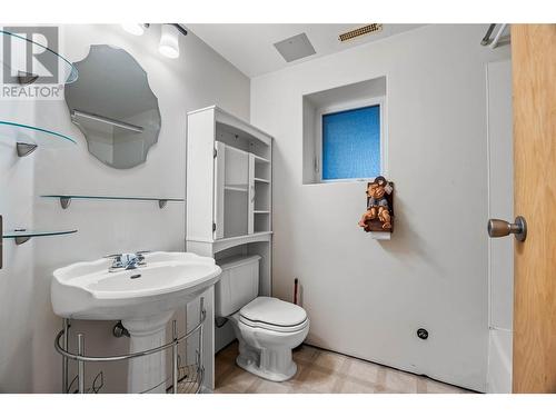 157 Tamarack Avenue, Kamloops, BC - Indoor Photo Showing Bathroom