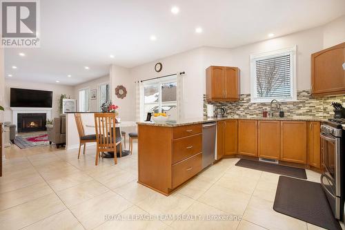 87 Gleeson Way, Ottawa, ON - Indoor Photo Showing Kitchen