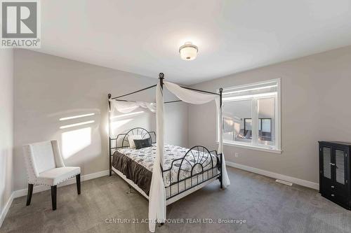 203 Joshua Street, Ottawa, ON - Indoor Photo Showing Bedroom