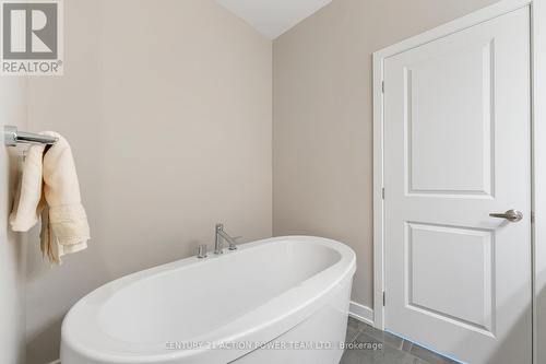 203 Joshua Street, Ottawa, ON - Indoor Photo Showing Bathroom