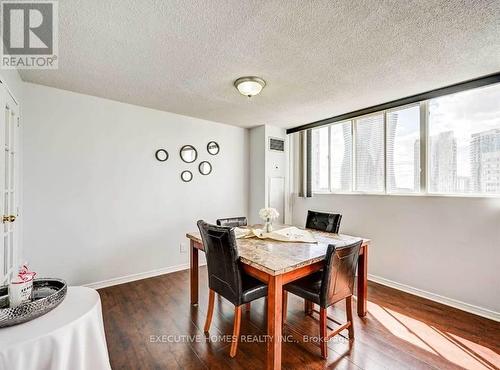 3695 Kaneff Crescent, Mississauga, ON - Indoor Photo Showing Dining Room