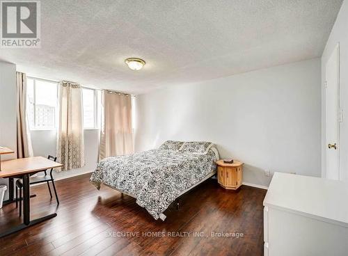 3695 Kaneff Crescent, Mississauga, ON - Indoor Photo Showing Bedroom