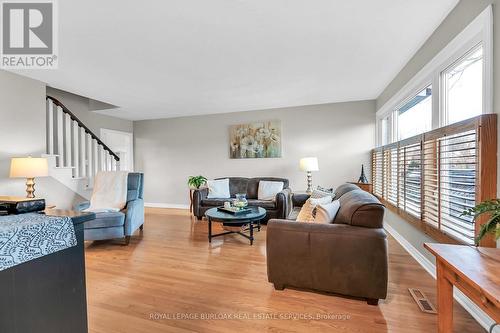 2398 Maryvale Court, Burlington, ON - Indoor Photo Showing Living Room