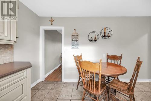 2398 Maryvale Court, Burlington, ON - Indoor Photo Showing Dining Room