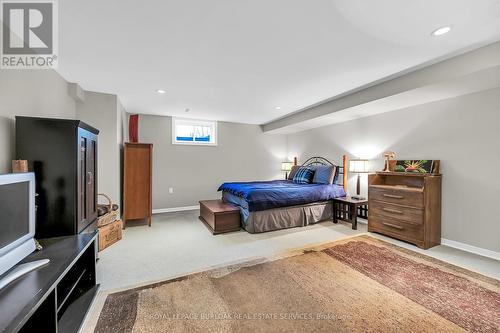 2398 Maryvale Court, Burlington, ON - Indoor Photo Showing Bedroom