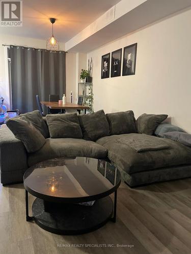 543 Lourmarin Private, Ottawa, ON - Indoor Photo Showing Living Room