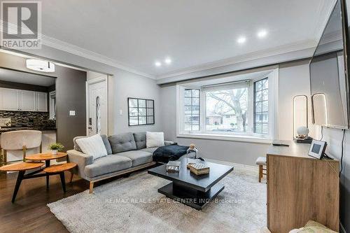 97 Noecker Street, Waterloo, ON - Indoor Photo Showing Living Room