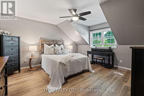 40 1/2 Riverview Road, Kawartha Lakes (Lindsay), ON - Indoor Photo Showing Bedroom