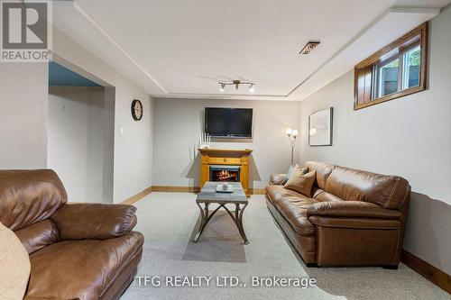 40 1/2 Riverview Road, Kawartha Lakes (Lindsay), ON - Indoor Photo Showing Living Room With Fireplace